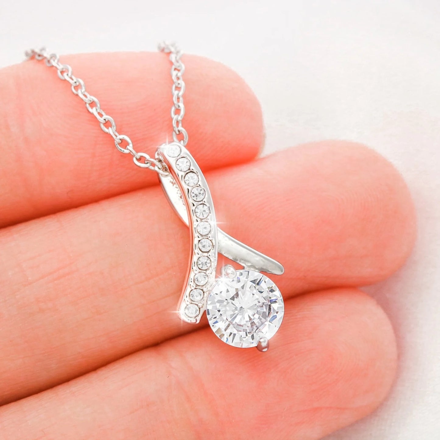 Alluring Beauty Necklace in hand